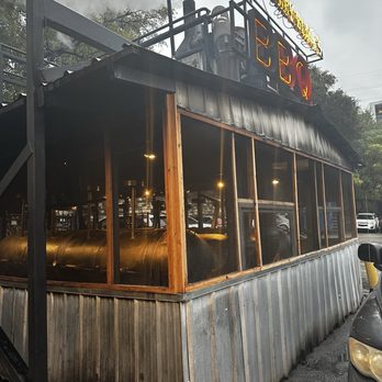 Terry Black's Barbecue - Pit house - Barbeque Near Me - Austin, Texas Terry Black's Barbecue - Pit house - Barbeque Near Me - Austin, Texas