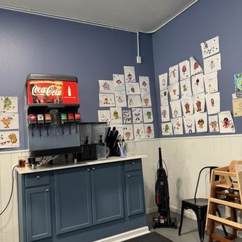 Elise’s Eatery - Beverage area - Burgers Near Me - Crescent City, California