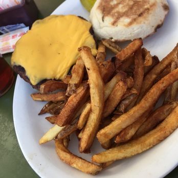 Skinflints - American cheeseburger - American Near Me - Brooklyn, New York