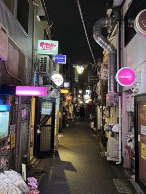 Shinjuku Golden-Gai by null