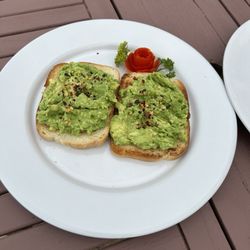 Sunset Restaurant - Avocado toast