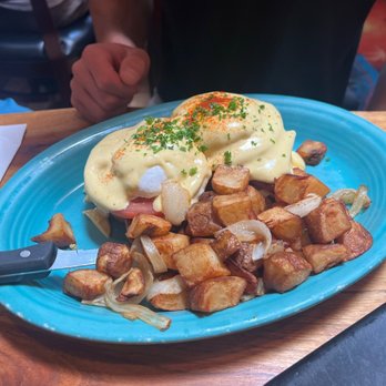Tower Cafe - Breakfast & Brunch Near Me - Sacramento, California