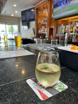 Healdsburg Bar & Grill by null