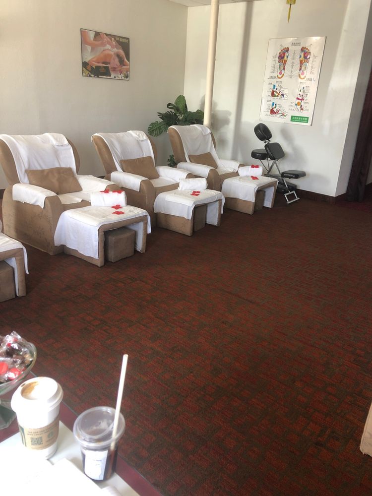 HAPPY FEET MASSAGE AND SPA 707 E Pioneer Pkwy, Arlington, Texas