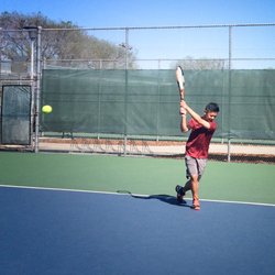 Play Fluid Tennis