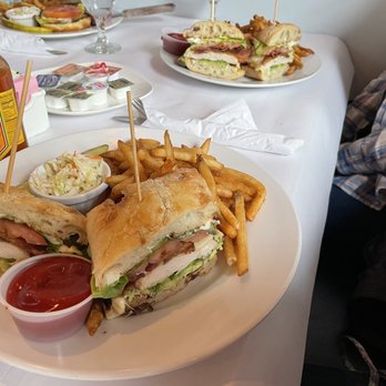 Drew's on Halsted - Chicken sandwich - American Near Me - Chicago, Illinois