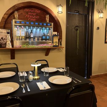 La Dicha - Restaurant- indoor - Italian Near Me - Miami, Florida La Dicha - Restaurant- indoor - Italian Near Me - Miami, Florida