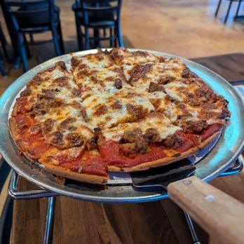 Vero Chicago Pizza - Cauliflower Crust Pizza with meatballs. Tastes amazing - Pizza Near Me - Phoenix, Arizona