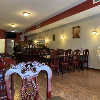 Bangkok Thai Cuisine - Inside - cute! - Thai Near Me - Chicago, Illinois