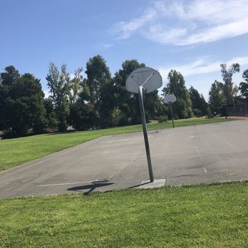 Hill Crest Knolls Park - Round ball - Parks Near Me - San Leandro, California Hill Crest Knolls Park - Round ball - Parks Near Me - San Leandro, California