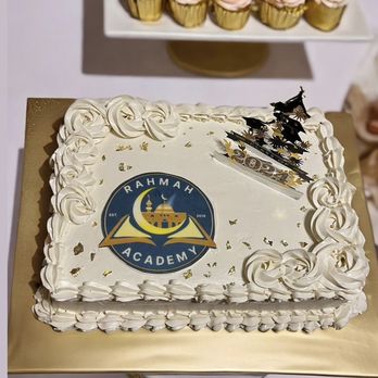 Queen cake - Graduation sheet cake chocolate cake with cream and raspberry filling - Custom Cakes Near Me - Tucson, Arizona
