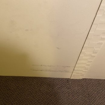 Anchor Lodge - Scuff marks on walls - Hotels Near Me - Fort Bragg, California