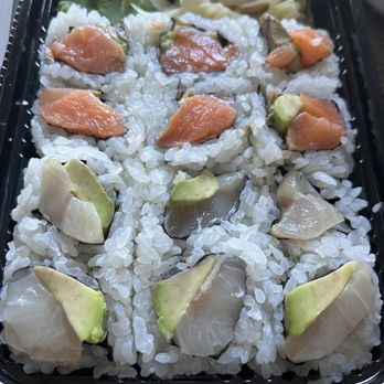 Au Sushi - Hamachi and spicy salmon rolls - Sushi Bars Near Me - San Francisco, California Au Sushi - Hamachi and spicy salmon rolls - Sushi Bars Near Me - San Francisco, California