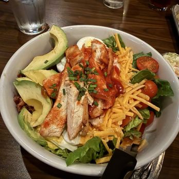 Miller's Pub - BBQ chicken pizza - American Near Me - Chicago, Illinois Miller's Pub - BBQ chicken pizza - American Near Me - Chicago, Illinois