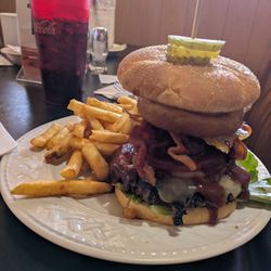 Sherry's Stage Stop Restaurant - The Western Bacon cheeseburger