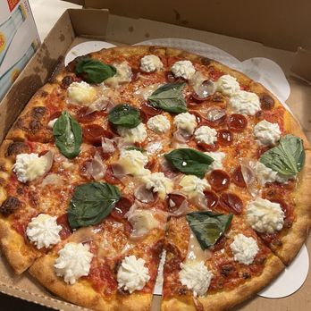 Zazas Pizzeria - HOT HONEY PEPPERONI PIE - Pizza Near Me - Chicago, Illinois Zazas Pizzeria - HOT HONEY PEPPERONI PIE - Pizza Near Me - Chicago, Illinois