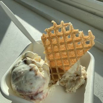 Jeni's Splendid Ice Creams - Waffle cone wafer and goey Gooey Butter Cake - Ice Cream & Frozen Yogurt Near Me - Washington, DC, District of Columbia Jeni's Splendid Ice Creams - Waffle cone wafer and goey Gooey Butter Cake - Ice Cream & Frozen Yogurt Near Me - Washington, DC, District of Columbia