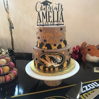 The Cakery - Graduation Cake, December 16, 2017 - Desserts Near Me - Saint Louis, Missouri The Cakery - Graduation Cake, December 16, 2017 - Desserts Near Me - Saint Louis, Missouri