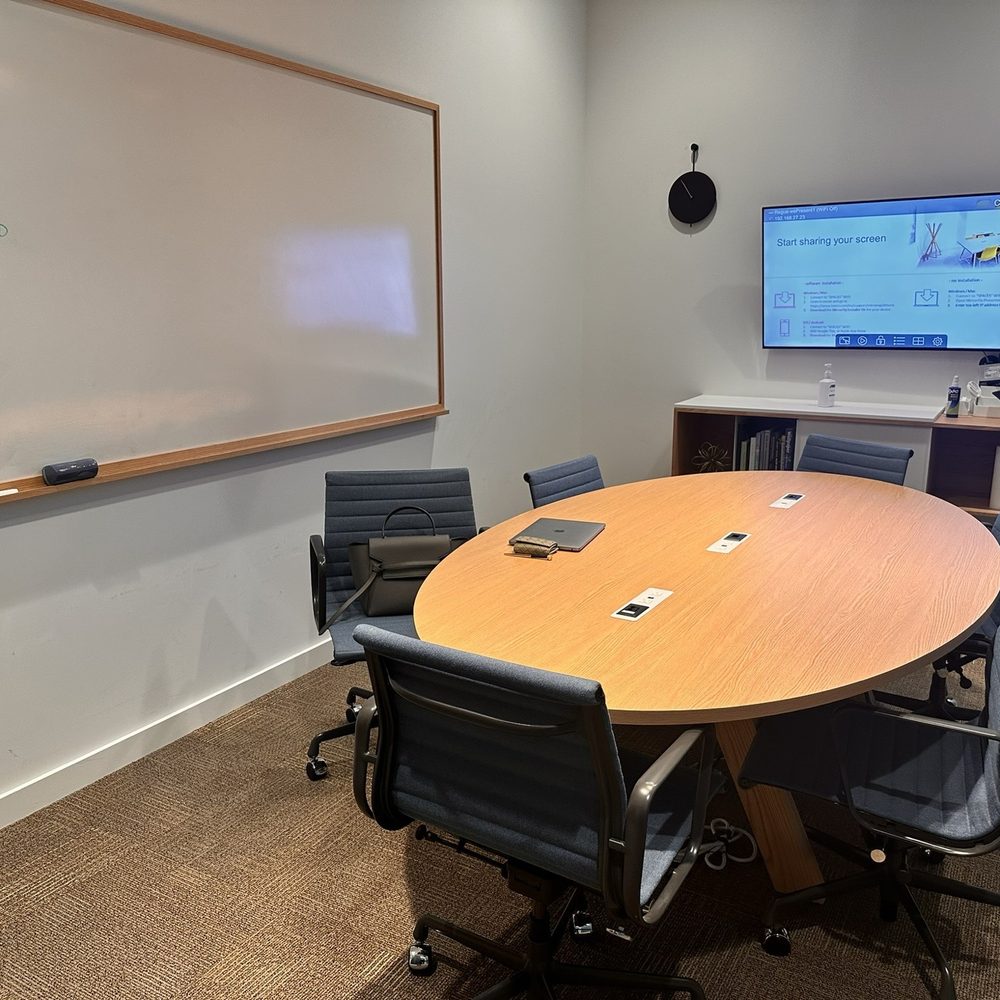 Very nice meeting room for 6 pp. Very nice meeting room for 6 pp.