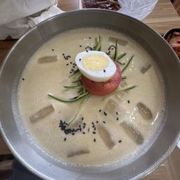Kongguksu(콩국수) Kongguksu(콩국수)