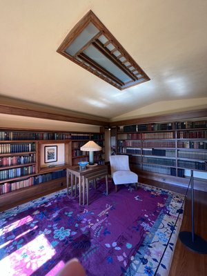 Hollyhock House by null
