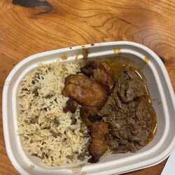 Dina’s Authentic Dominican Kitchen - Beef platter with mixed rice and sweet plantains