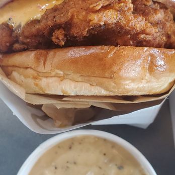 Eggbred - Chicken sandwich nashville hot - Breakfast & Brunch Near Me - La Habra, California