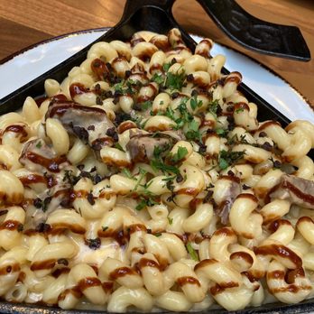 The Chocolatier - Mac And Cheese with pulled short rib and Hershey's chocolate barbecue sauce - New American Near Me - Hershey, Pennsylvania The Chocolatier - Mac And Cheese with pulled short rib and Hershey's chocolate barbecue sauce - New American Near Me - Hershey, Pennsylvania