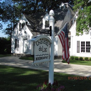 Chateau du Lac Bed & Breakfast - Bed & Breakfast Near Me - Shrewsbury, Massachusetts Chateau du Lac Bed & Breakfast - Bed & Breakfast Near Me - Shrewsbury, Massachusetts