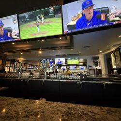 Shoeless Joes Ale House & Grille