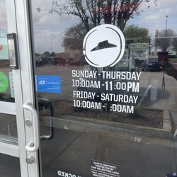 Pizza Hut - A non open store at the store times provided it's almost 11!!
