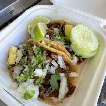 Los Carnalitos - suadero and pastor - Food Trucks Near Me - Redwood City, California Los Carnalitos - suadero and pastor - Food Trucks Near Me - Redwood City, California