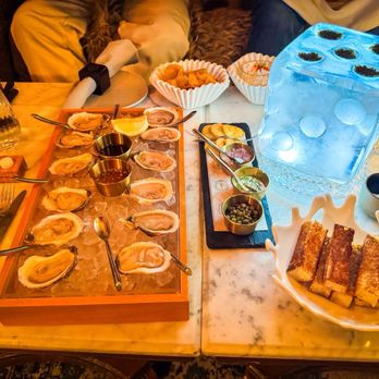 The Flatiron Room - NoMad - Caviar service with oysters - Jazz & Blues Near Me - New York, New York