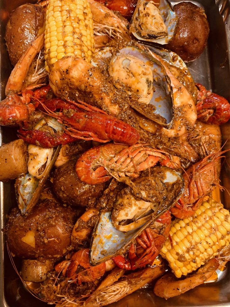 CRAB IT WHILE IT’S HOT 21 Photos & 18 Reviews 2031 S Mooney Blvd