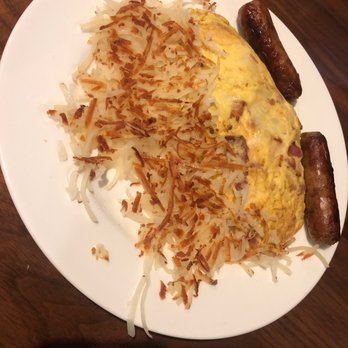 Elly's Brunch & Cafe - Hawaiian omelet and hash browns with side of link sausages - Breakfast & Brunch Near Me - Phoenix, Arizona