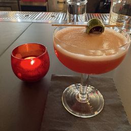 Pinkie promise: non-alcoholic drink taste a little bit like lemon and very sweet