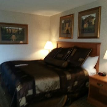 Plus Ramkota Hotel - Hotels Near Me - Bismarck, North Dakota