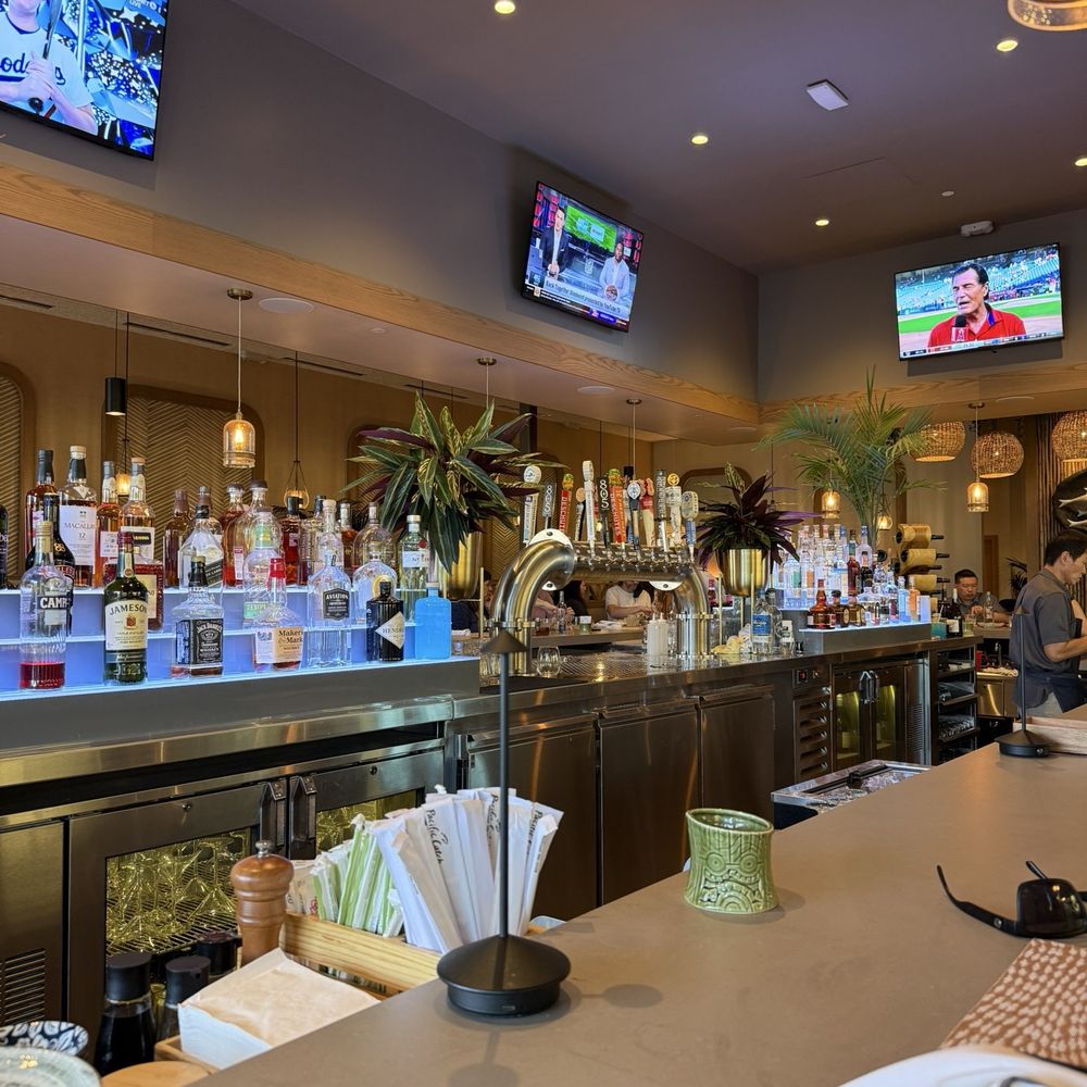 Pacific Catch - Bar Area - Seafood Near Me - Brea, California Pacific Catch - Bar Area - Seafood Near Me - Brea, California