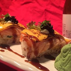 Taiko Japanese Restaurant - My favorite cheesy salmon roll!! I love cheese!!!!!!!!!!