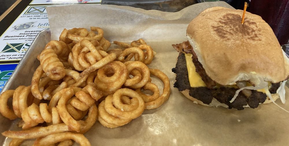 THE STADIUM SPORTS GRILL Updated October 2024 12 Reviews 217 N