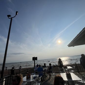 Harpoon Eddie's - Sunset - American Near Me - Sylvan Beach, New York