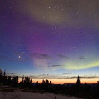Aurora Borealis Lodge - Hotels & Travel Near Me - Fairbanks, Alaska Aurora Borealis Lodge - Hotels & Travel Near Me - Fairbanks, Alaska