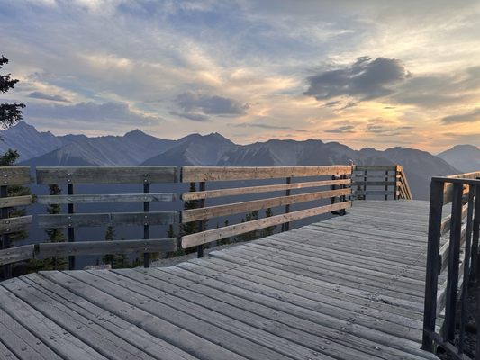 Sulphur Mountain by null