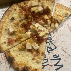 Lit Pizza - Juban - White sauce, chicken and bacon with ranch... but no ranch???