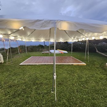 Hometown Amusement And Creations - 20' x 20' Tent with 9' x 15'  dance floor - Bounce House Rentals Near Me - Moyock, North Carolina