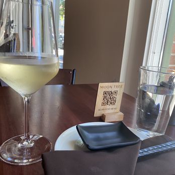 Moon Tree Sushi And Tapas - Novelty Hill Sauvignon blanc - Sushi Bars Near Me - Seattle, Washington Moon Tree Sushi And Tapas - Novelty Hill Sauvignon blanc - Sushi Bars Near Me - Seattle, Washington