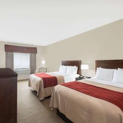 Baymont by Wyndham Columbus - Guest room