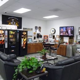 Great riders and visitors lounge ! Great riders and visitors lounge !