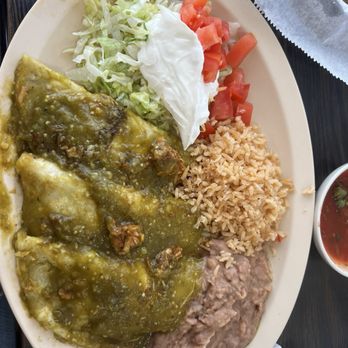 Taqueria Mixteca - Enchiladas Berdes con Pollo - Mexican Near Me - Dayton, Ohio Taqueria Mixteca - Enchiladas Berdes con Pollo - Mexican Near Me - Dayton, Ohio