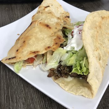 Restaurante la Oaxaqueña - Homemade tortilla quesadillas: chicken and carne asada - Mexican Near Me - Pomona, California Restaurante la Oaxaqueña - Homemade tortilla quesadillas: chicken and carne asada - Mexican Near Me - Pomona, California